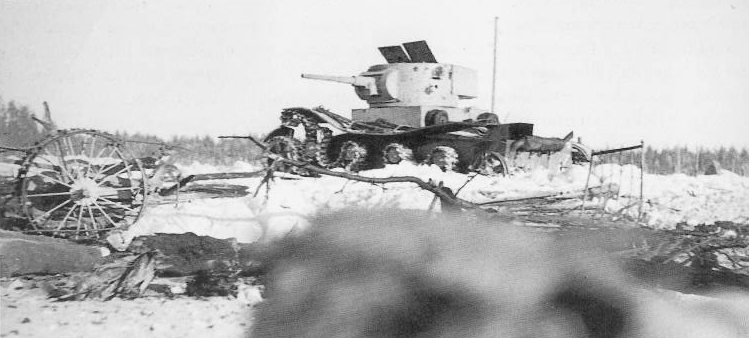 Archivo:Soviet-t26-destroyed-february-1940-winterwar.png