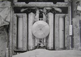 Compartimento del motor de un KV-1 Mod. 1941 visto desde la torreta. A los lados del motor V-2K vemos los radiadores de refrigeración.