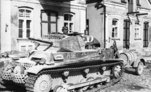 Bundesarchiv Bild 101I-265-0003-14A, Russland, Panzer II in Ortschaft.jpg