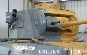 Matilda II ametralladora coaxial.jpg