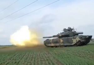T-84 87916456.jpg