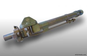 Turm-zielfernrohr-tzf5b-fuer-75cm-kwk-im-panzer-iv-ausfuehrung-a-f-originallack-optik-defekt.jpg