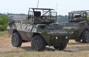 Un grupo de blindados M1117 con la 154.ª Brigada Mecanizada en septiembre de 2024.