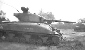 Uno de los tanques M4A1(76)W Sherman utilizados por L. G. Pool con el apodo "In the mood"-