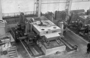 Bundesarchiv Bild 101I-635-3965-34, Panzerfabrik in Deutschland.jpg