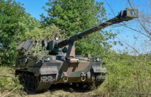 Polish-donated AHS Krab in Ukraine.jpg