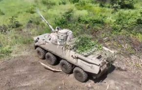 Un 2S23 Nona-SVK disparando en Ucrania.