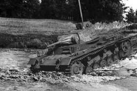 Un Tauchpanzer III vadeando un río.