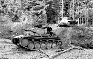 Bundesarchiv Bild 101I-382-0248-33A, Im Westen, Panzer II und Panzer I.jpg