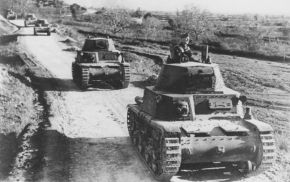 Una columna de M13/40 Serie I avanzando en Yugoslavia.
