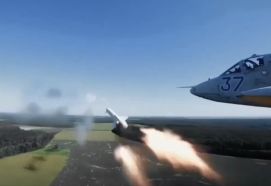Coronel Igor Parjomenko disparando 2 misiles aire-tierra Kh-25 con su Su-25.[1]