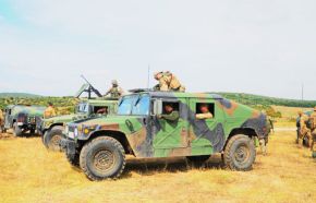 Un grupo de Humvees de la 36.ª Brigada de Infantería de Marina durante unos ejercicios en 2018.
