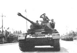 Un Panzer IV Ausf. G rumano (T-4) en un desfile del 10 de mayo de 1943. Fue el único superviviente de los 11 que la 1.ª División Blindada llevó al frente en septiembre de 1942.