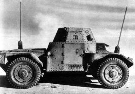 Vehículo de mando AMD 35 Panhard con doble equipo de radio ER 26 ter y ER 29.