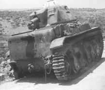 Un Renault R35 del 1° Plotone de la 3a Compagnia Carri abandonado en Solarino.