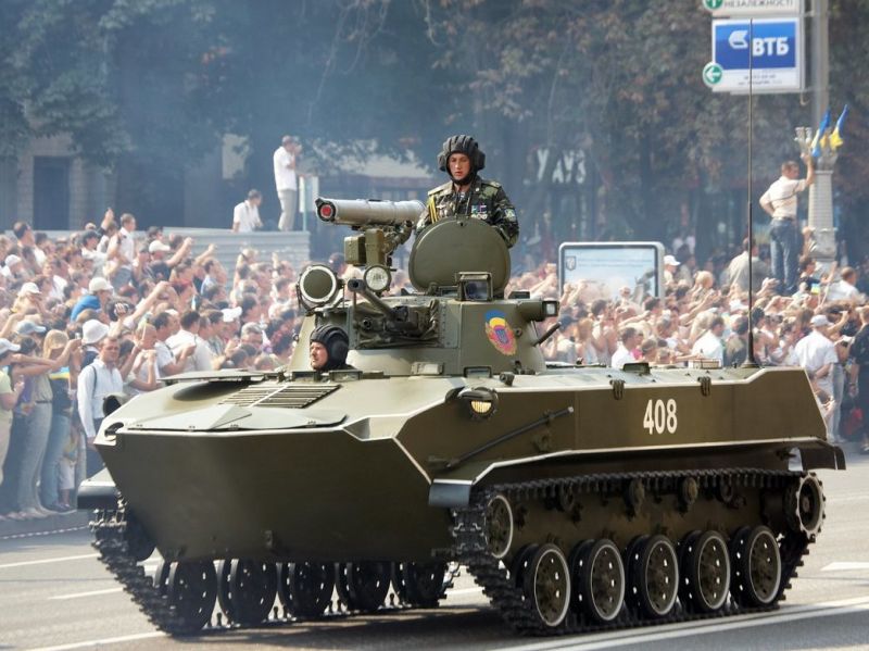 Archivo:Ukrainian BMD-2 tank (3) (cropped).JPG