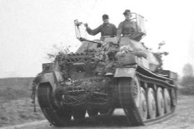 Un carro de reconocimiento Aufklärungspanzer 38(t) en servicio con la División Großdeutschland.