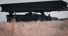 Un Biber en servicio de la 67.ª Brigada Mecanizada al norte de Kreminná, finales de agosto de 2023.
