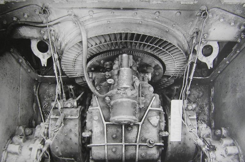 Archivo:Kv-1-engine-3.jpg