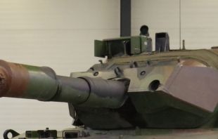 Leopard 1 A5 (39217509702) cropped.jpg