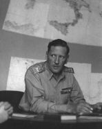 Claude Auchinleck en su cuartel general en El Cairo.
