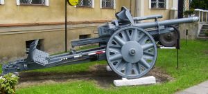 Lekka haubica polowa FH-18.jpg