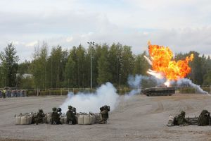 Taistelunäytös NLAW 3 Kokonaisturvallisuus 2015.JPG