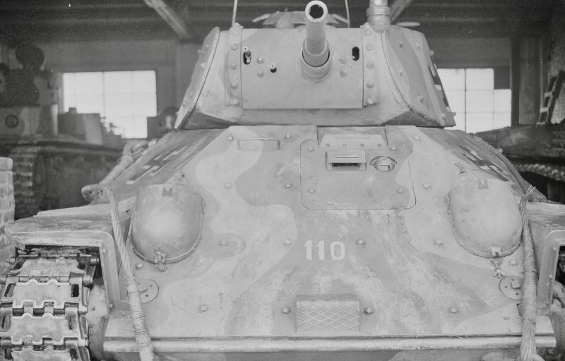 Archivo:T-50 Finnish service 1944 photo 145395.jpg - WikiTanks