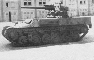 4,7 cm Pak 181(f) oder 183(f) auf PzJäg Lorraine Schlepper(f).jpg
