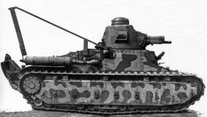 El ejemplar número de serie 1001 con torreta ST2, fue el primer D1 en recibir esta torreta.